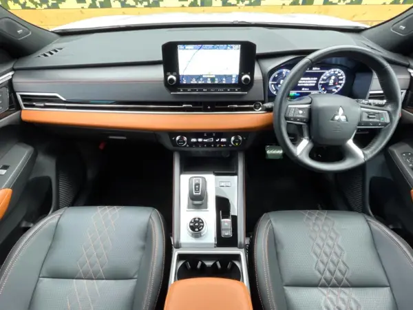 2024 Mitsubishi Outlander — photo 2 | Tuminion Kenya