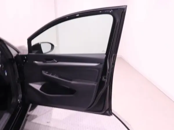 2023 Volkswagen Golf — photo 8 | Tuminion Kenya