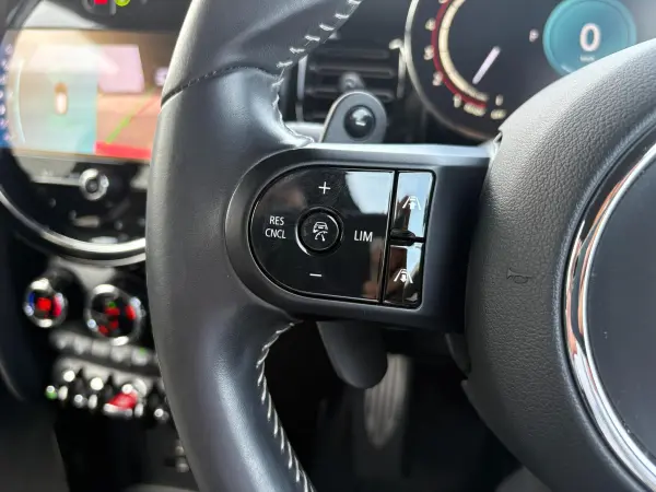 2022 Mini Cooper — photo 7 | Tuminion Kenya