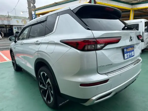 2024 Mitsubishi Outlander — photo 3 | Tuminion Kenya