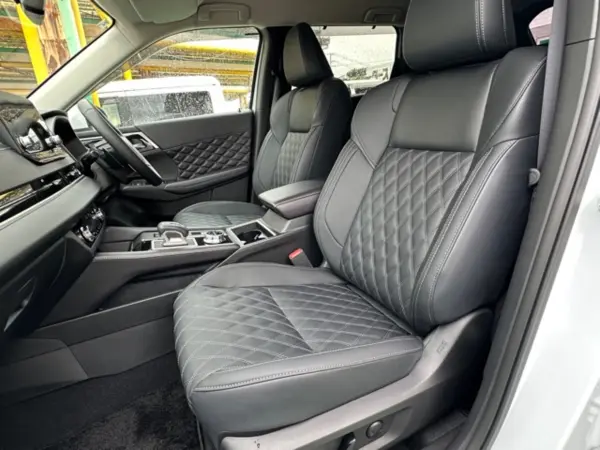 2024 Mitsubishi Outlander — photo 7 | Tuminion Kenya