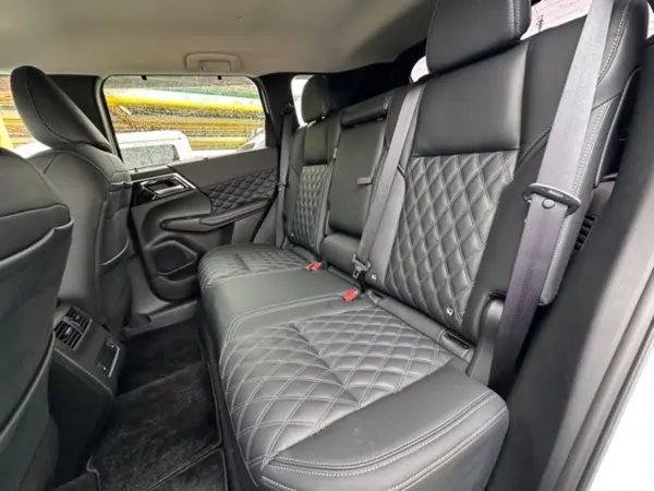 2024 Mitsubishi Outlander — photo 8 | Tuminion Kenya