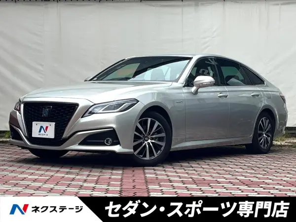 Toyota Crown Hybrid 2.5 S C Package 1 Owner Non-Smoker Black/Terracotta Two-Tone Seats Manufacturer Navigation Backup Camera BSM RCTA Seat Heater Power Seat Super Live Safety Sense LED Head ETC (Precious Silver)