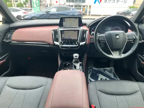 2018 Toyota Crown — photo 2 | Tuminion Kenya