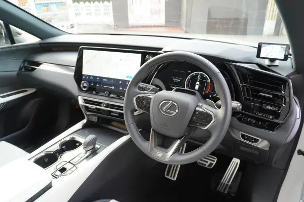 2025 Lexus Rx — photo 7 | Tuminion Kenya
