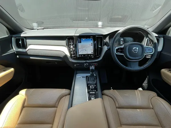 2017 Volvo Xc60 — photo 2 | Tuminion Kenya