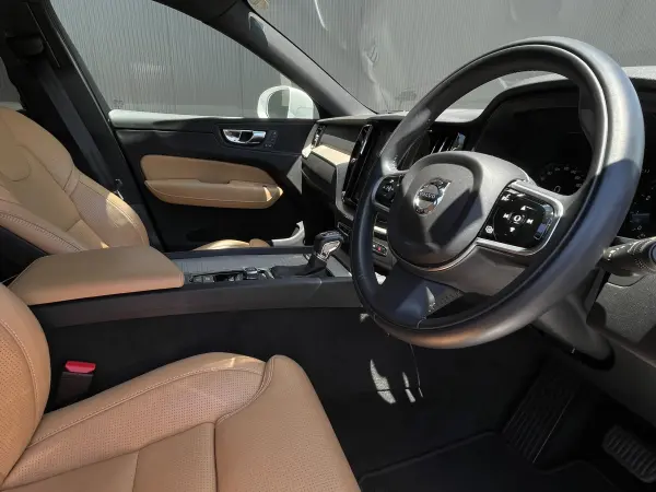 2017 Volvo Xc60 — photo 7 | Tuminion Kenya