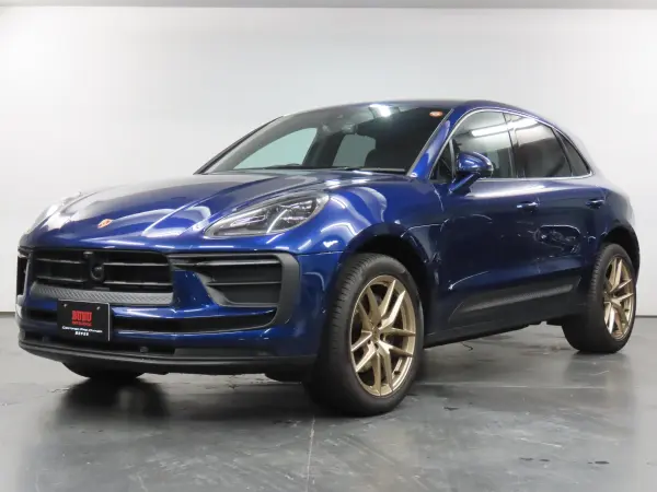 2024 Porsche Macan — photo 1