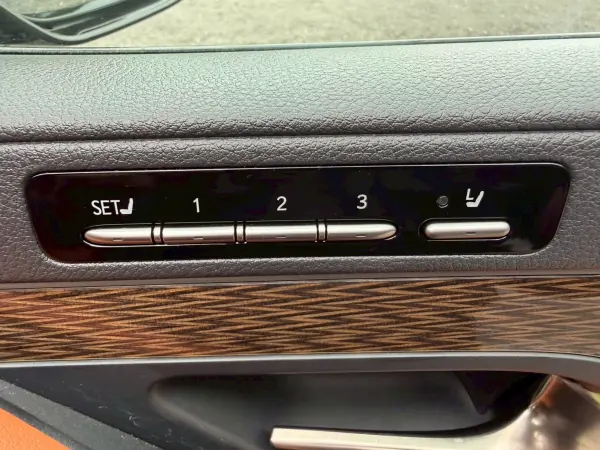 2022 Lexus Lx — photo 9 | Tuminion Kenya