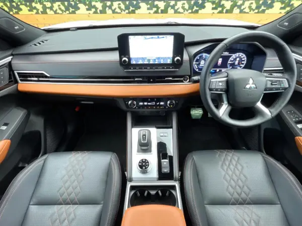 2023 Mitsubishi Outlander — photo 2 | Tuminion Kenya