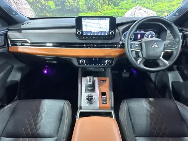 2022 Mitsubishi Outlander — photo 2 | Tuminion Kenya
