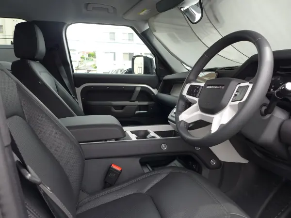 2025 Landrover Defender — photo 9 | Tuminion Kenya