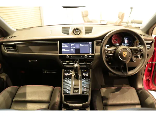 2023 Porsche Macan — photo 2 | Tuminion Kenya