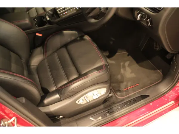 2023 Porsche Macan — photo 9 | Tuminion Kenya