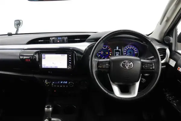 2018 Toyota Hilux — photo 7 | Tuminion Kenya
