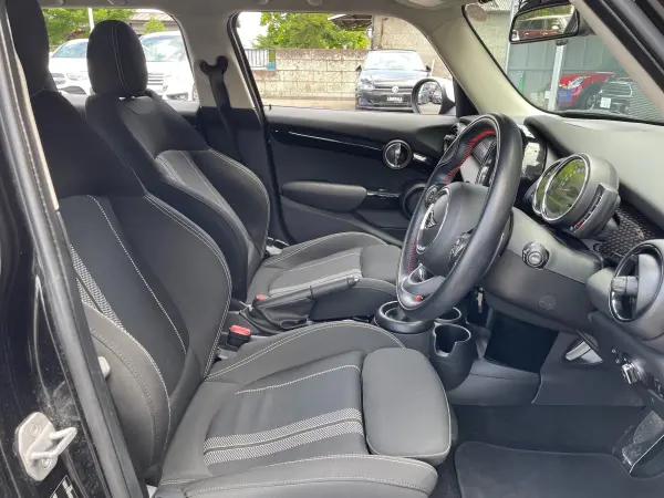 2018 Mini Cooper — photo 7 | Tuminion Kenya