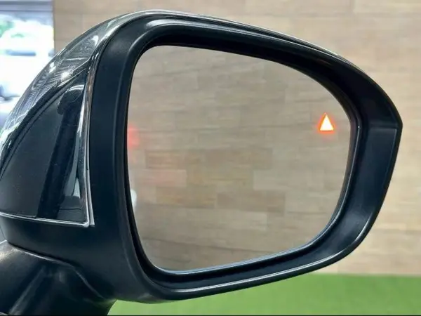 2022 Mitsubishi Outlander — photo 7 | Tuminion Kenya