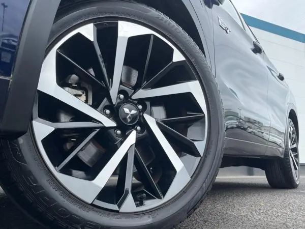 2022 Mitsubishi Outlander — photo 9 | Tuminion Kenya