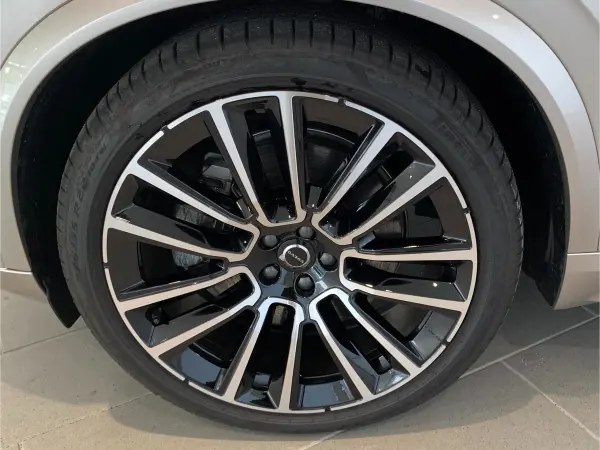 2025 Volvo Xc90 — photo 2 | Tuminion Kenya
