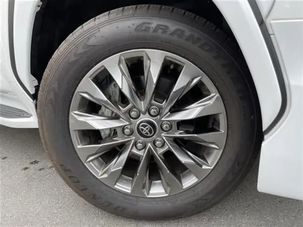 2023 Toyota Landrcuiser 300 — photo 8 | Tuminion Kenya
