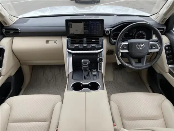 2023 Toyota Landrcuiser 300 — photo 2 | Tuminion Kenya