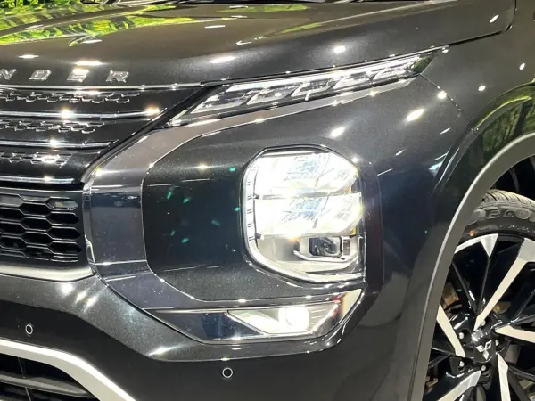 2022 Mitsubishi Outlander — photo 8 | Tuminion Kenya