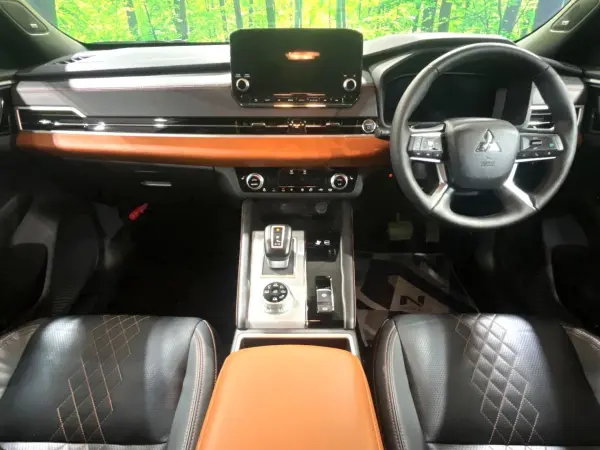 2022 Mitsubishi Outlander — photo 2 | Tuminion Kenya