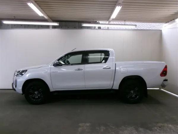 2023 Toyota Hilux — photo 2 | Tuminion Kenya