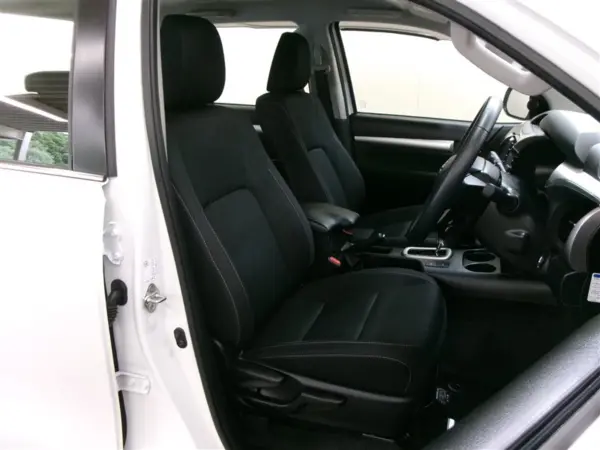2023 Toyota Hilux — photo 8 | Tuminion Kenya