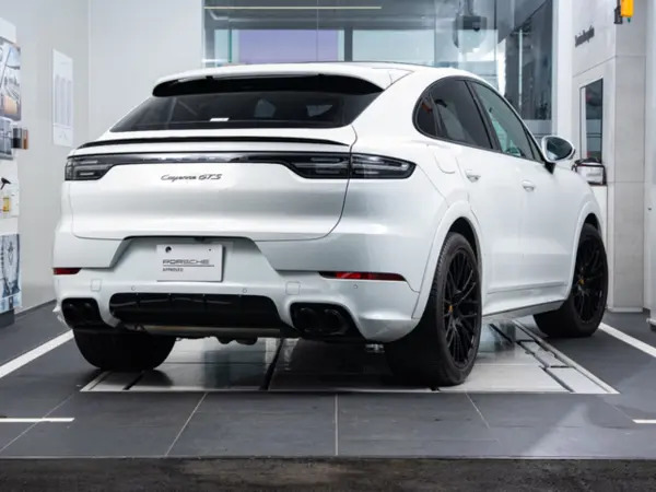 2023 Porsche Cayenne — photo 2 | Tuminion Kenya