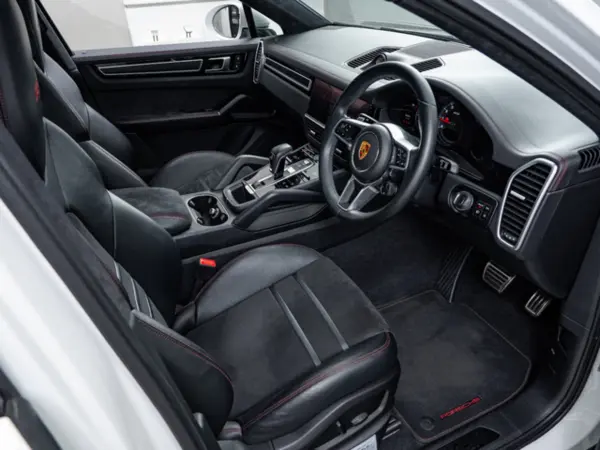 2023 Porsche Cayenne — photo 7 | Tuminion Kenya