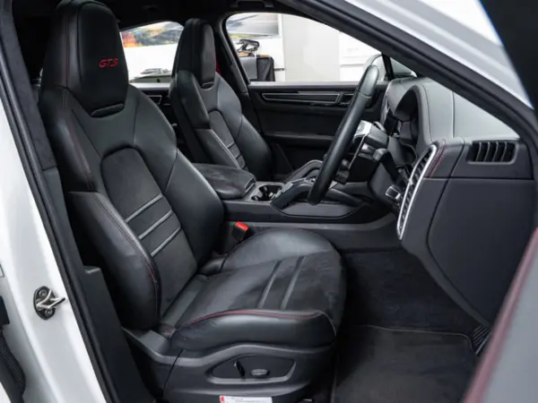 2023 Porsche Cayenne — photo 8 | Tuminion Kenya