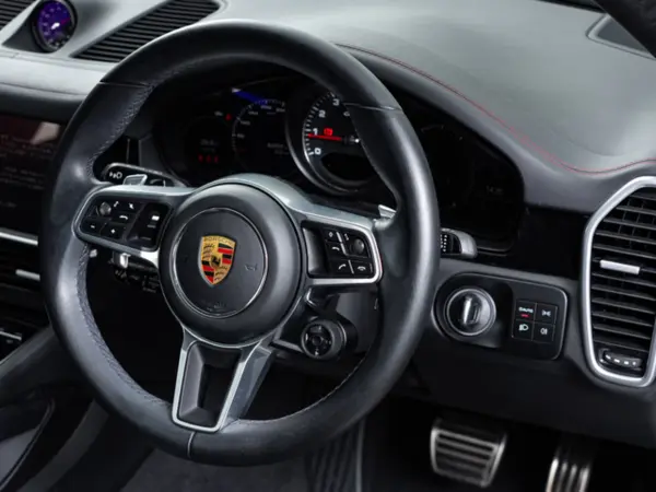 2023 Porsche Cayenne — photo 9 | Tuminion Kenya