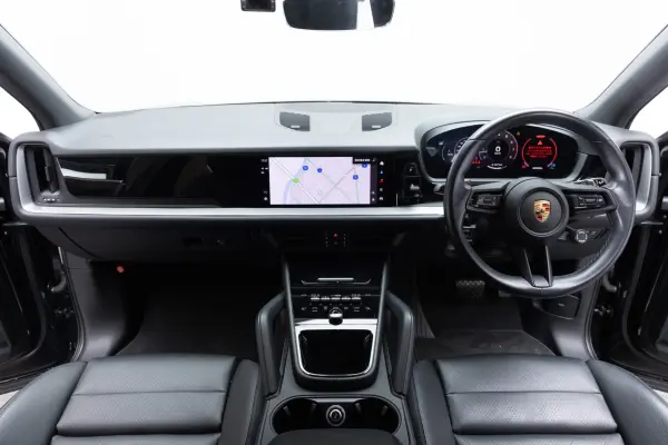 2024 Porsche Cayenne — photo 2 | Tuminion Kenya