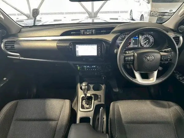2021 Toyota Hilux — photo 2 | Tuminion Kenya