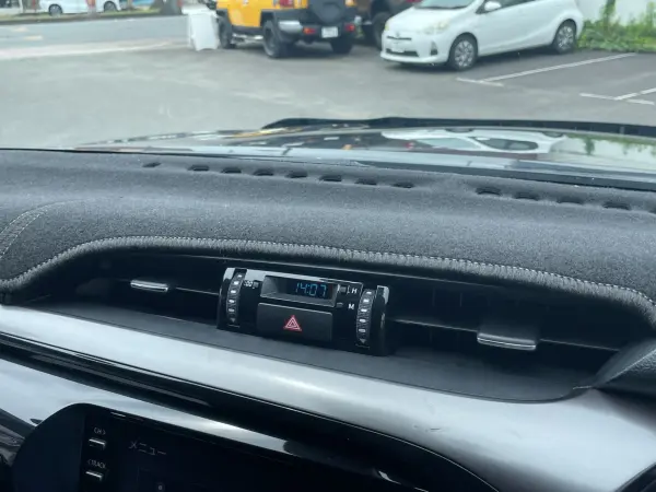 2022 Toyota Hilux — photo 8 | Tuminion Kenya