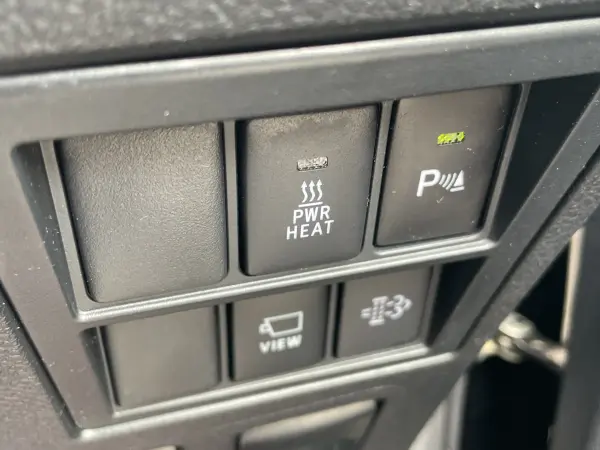 2022 Toyota Hilux — photo 7 | Tuminion Kenya