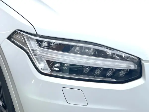 2021 Volvo Xc90 — photo 8 | Tuminion Kenya