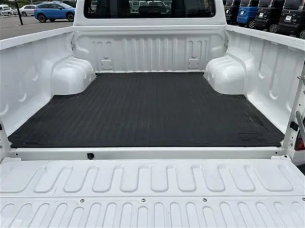2023 Toyota Hilux — photo 8 | Tuminion Kenya