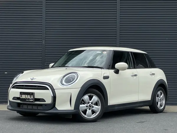 2022 Mini Cooper — photo 8 | Tuminion Kenya