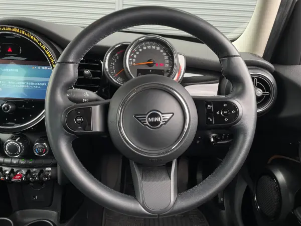 2022 Mini Cooper — photo 7 | Tuminion Kenya