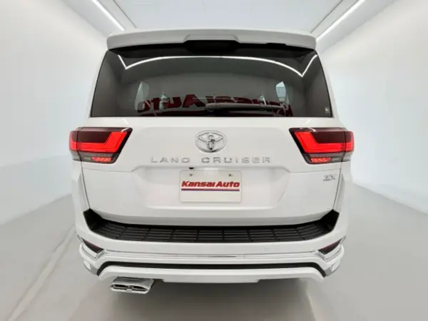 2025 Toyota Landrcuiser 300 — photo 3 | Tuminion Kenya