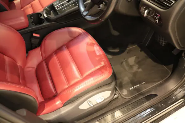 2023 Porsche Macan — photo 9 | Tuminion Kenya