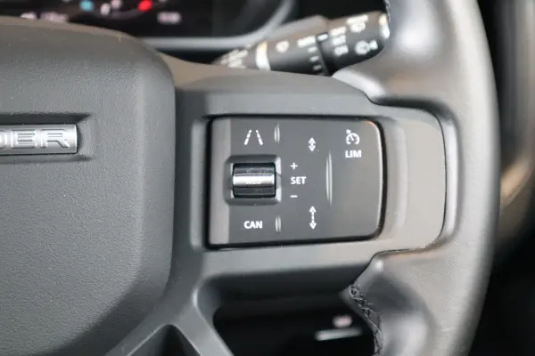 2023 Landrover Defender — photo 8 | Tuminion Kenya