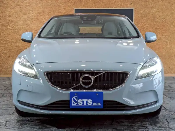 2017 Volvo V40 — photo 3 | Tuminion Kenya