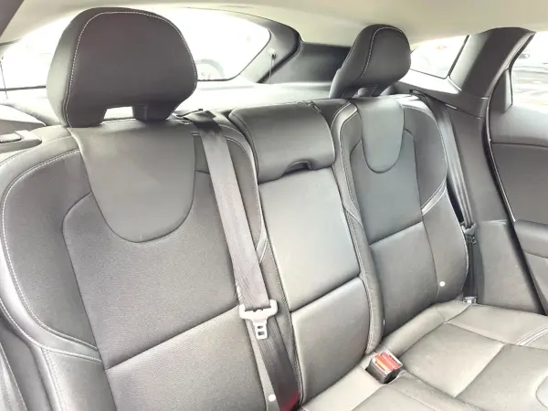 2018 Volvo V40 — photo 9 | Tuminion Kenya