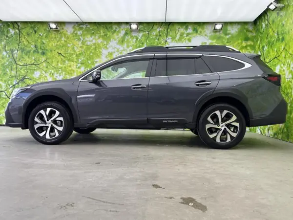 2022 Subaru Legacy Outback — photo 2 | Tuminion Kenya