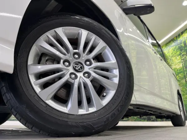 2022 Toyota Noah — photo 9 | Tuminion Kenya