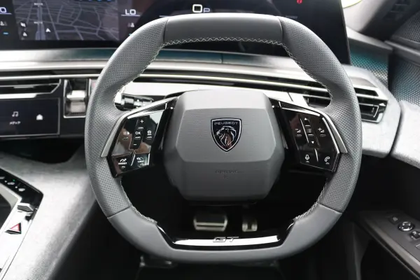 2025 Peugeot 3008 — photo 8 | Tuminion Kenya