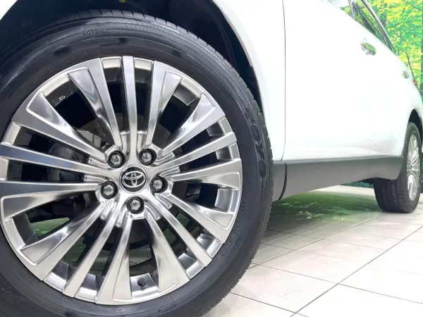 2023 Toyota Harrier — photo 9 | Tuminion Kenya